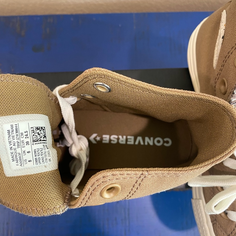 (NEW) Beautiful Women Converse Brown Canvas High-Tops. Style A00883F - Picture 4 of 6